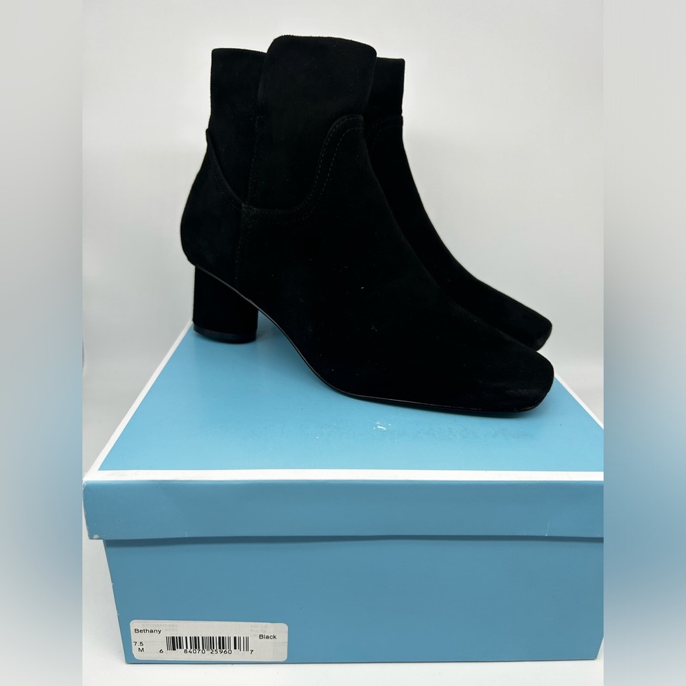 New In Box Draper James Bethany Women's Bootie Black Suede Leather Heel 7.5